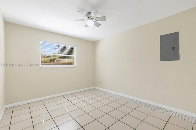 Building Photo - 5070 Ponderosa Ln