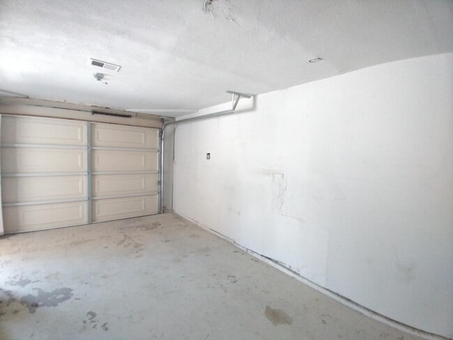 Building Photo - 91670 4th St