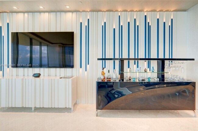 Building Photo - 18501 Collins Ave