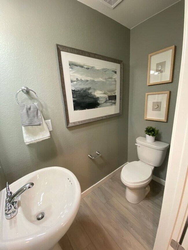 Building Photo - IMMACULATE 3 BED 3 BATH FORMER MODEL HOME IN BANNING LEWIS RANCH!!!