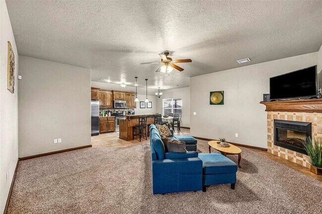 Building Photo - VERY NICE HOME IN THE ROLLING HILLS AREA. PETS NEGOTIABLE WITH OWNERS APPROVAL
