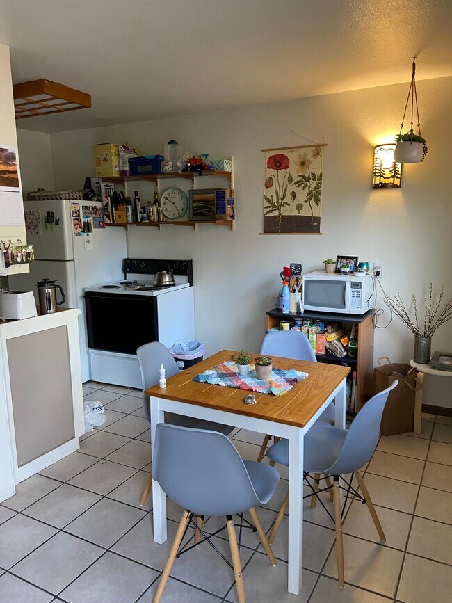 Tiled kitchen, dining, living room & Bath - 3203 W Taft St