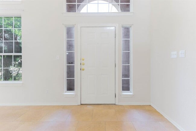 Building Photo - 8313 Canola Bend