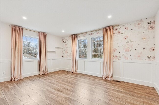 Building Photo - Stunning Renovated 5-Bedroom Exton Home – 6-Month Lease, Gourmet Kitchen & Walkout Basement