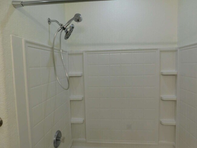 Building Photo - 3 Bed/ 3 Bath Stunner Located at Evans & TPC Parkway