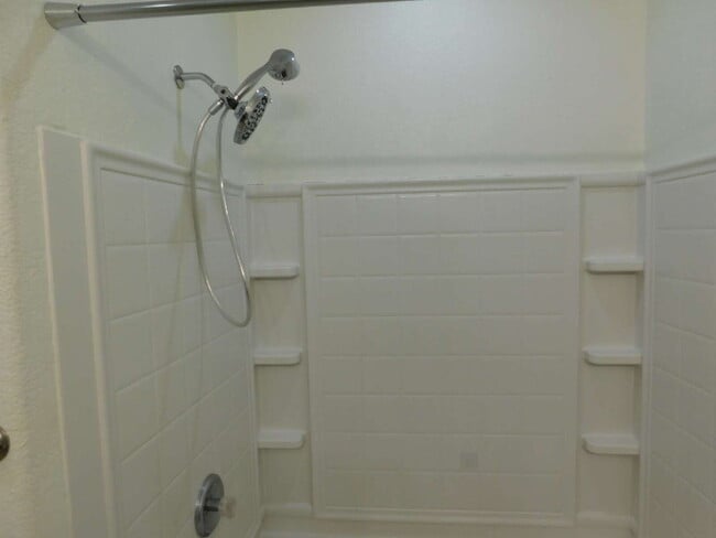 Building Photo - 4 Bed/ 3 Bath Stunner Located at Evans & TPC Parkway
