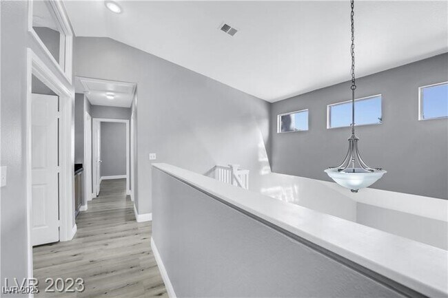 Building Photo - 9772 Horse Back Cir