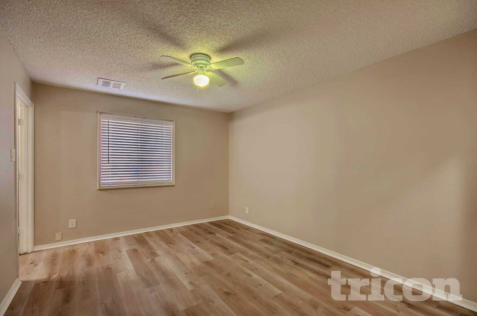 Building Photo - 452 S Johnson