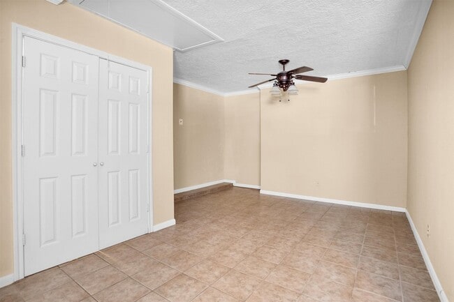 Building Photo - 23918 Spring Gum Dr