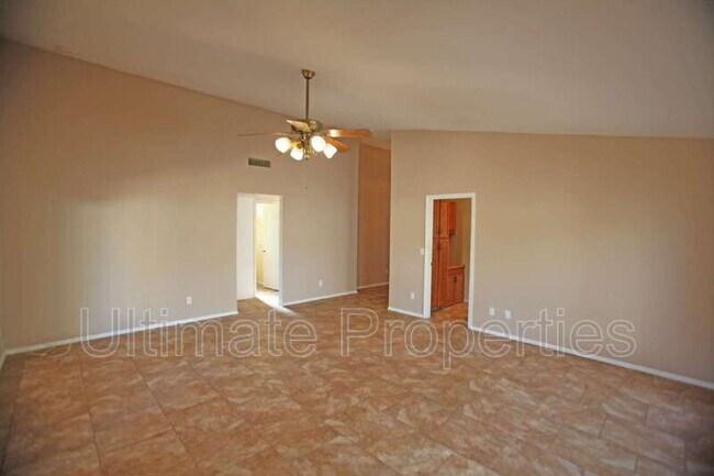 Building Photo - 4407 W Kimberly Way