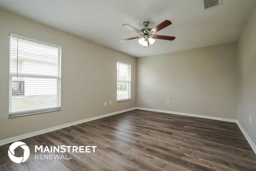 Building Photo - 5316 Benton St