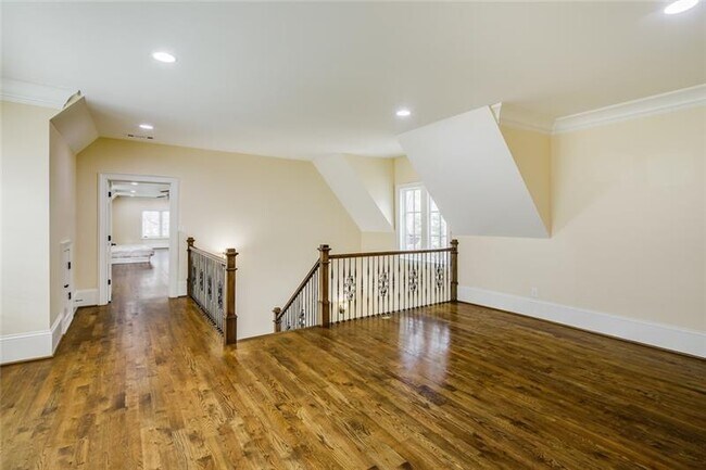 Building Photo - 35 Mt Paran Rd NW
