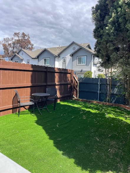 Building Photo - 2533 Judson St