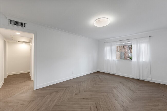 Building Photo - 4040 San Felipe St