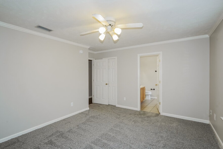 Building Photo - 897 Lavergne Ln