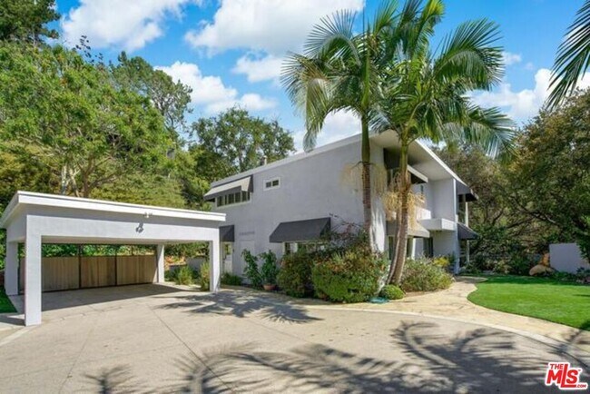 Building Photo - 1068 Casiano Rd