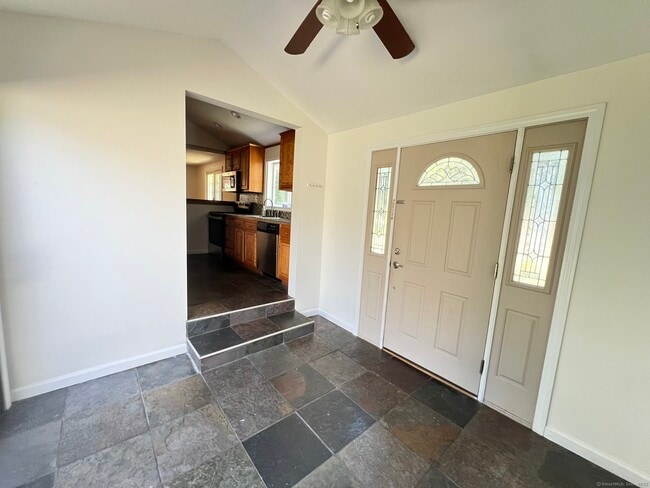 Building Photo - 122 Stone Rd