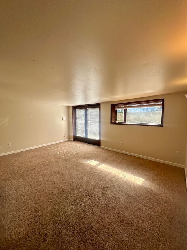 Building Photo - 5411COLBYAVE