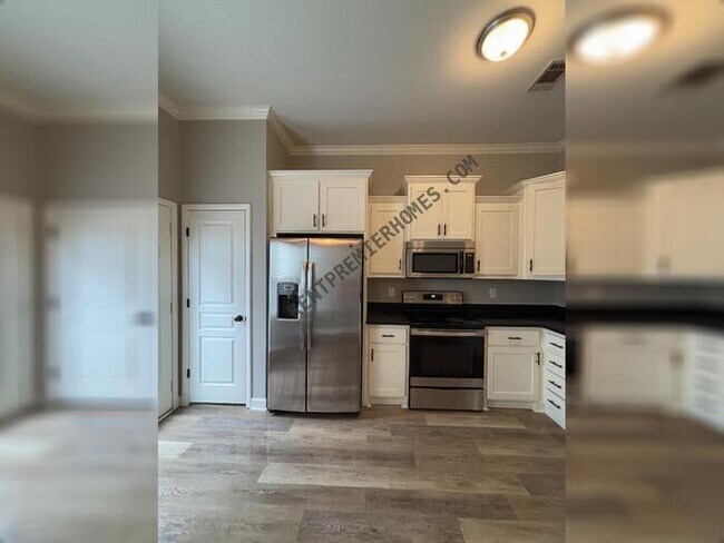 Building Photo - 32 Woodhaven Dr