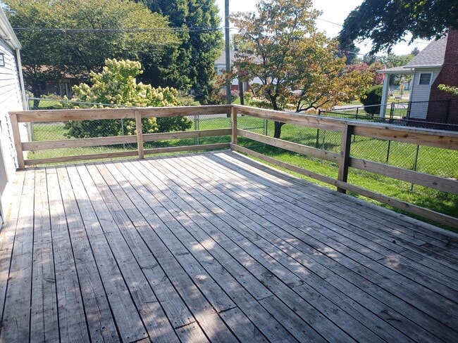 Building Photo - 1 James St