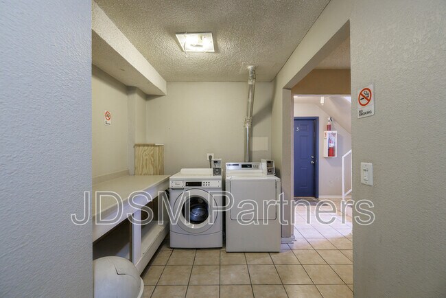 Building Photo - 2455 Bryant St