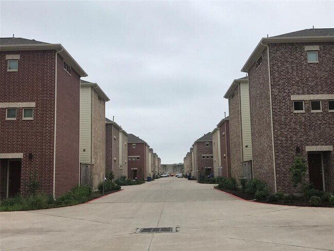 Building Photo - 11519 Main Cypress Dr