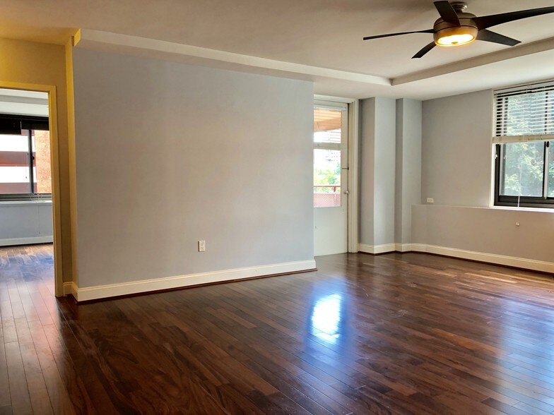 Building Photo - 1021 Arlington Blvd