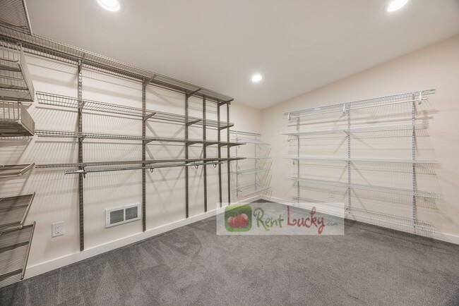 Building Photo - VIEWS, VIEWS, VIEWS!! Stunning & LARGE 4-B...