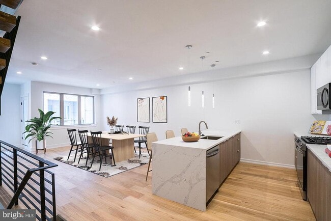 Building Photo - 119 Greenwich St