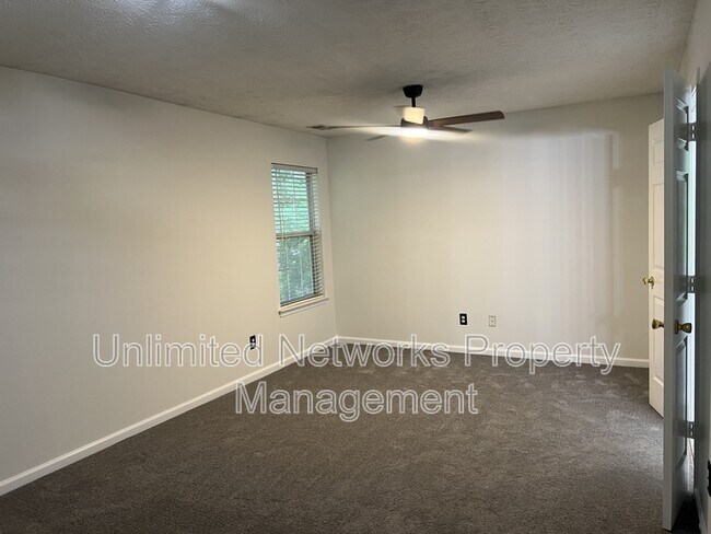Building Photo - 5895 Terremont Cir