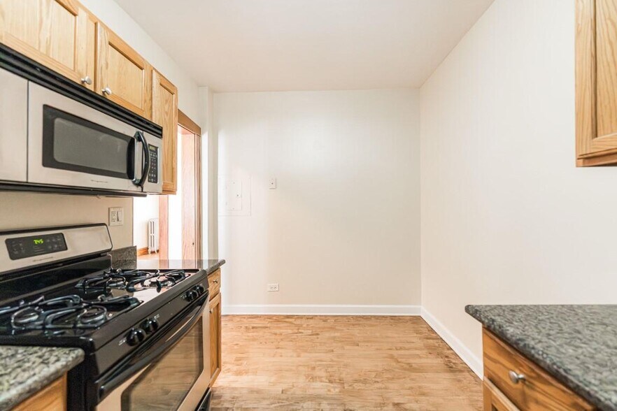 Building Photo - 3516 N Lawndale Ave