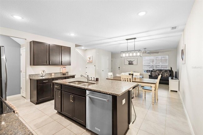 Building Photo - 635 Belgrove St