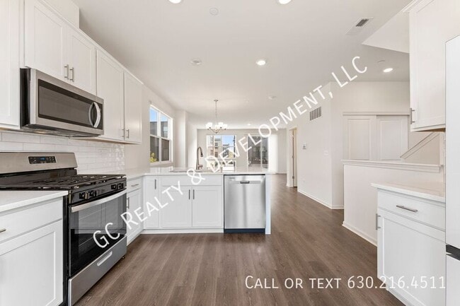 Building Photo - 2239 Parkside Dr