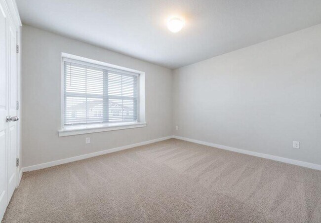 Building Photo - 2221 Rocoso Trl