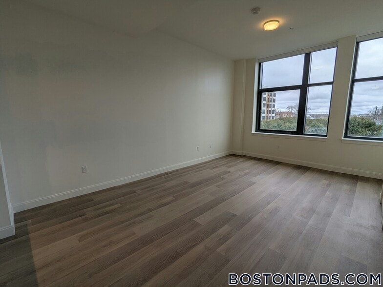 Building Photo - 1079 Commonwealth Ave