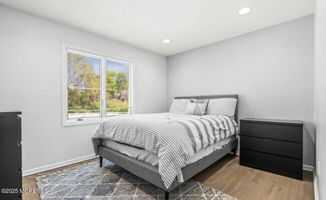 Building Photo - 16 Bridle Dr