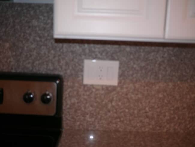 Building Photo - Charming 2-Bed, 1.5-Bath Home with 2-Car Garage in Hesperia, CA!