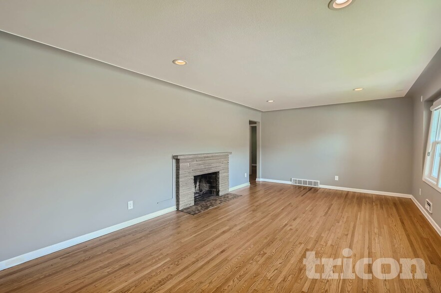 Building Photo - 5728 Xerxes Ave S