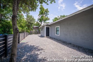 Building Photo - 555 Hansford St