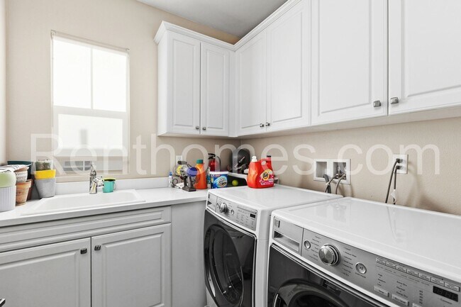 Building Photo - 6705 Elegante Wy