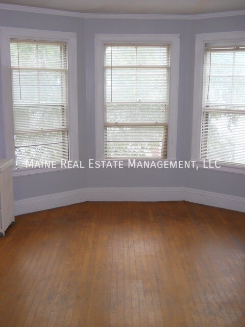 Building Photo - 189 Forest Ave