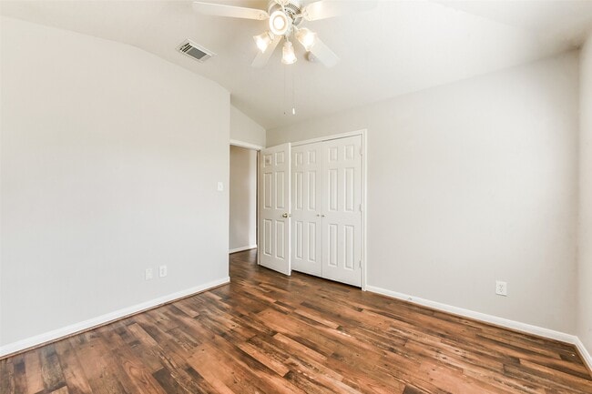 Building Photo - 3863 Silver Hawk Dr