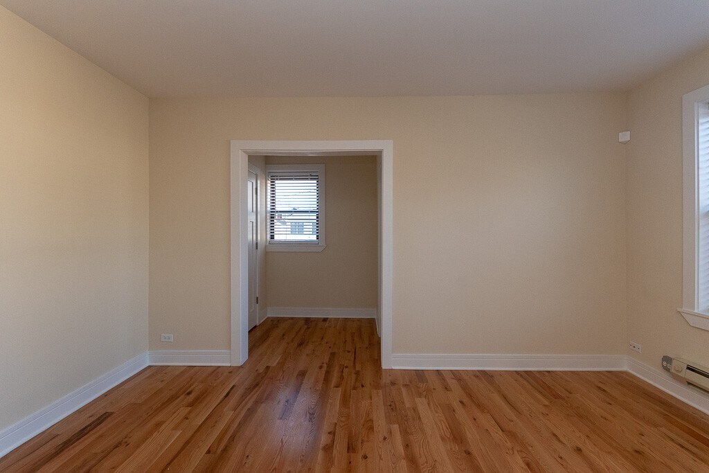 Building Photo - 4551 N Damen Ave