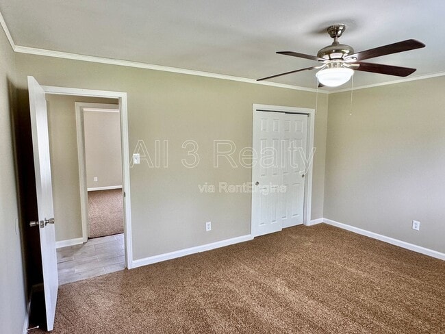 Building Photo - 502 Adler Dr