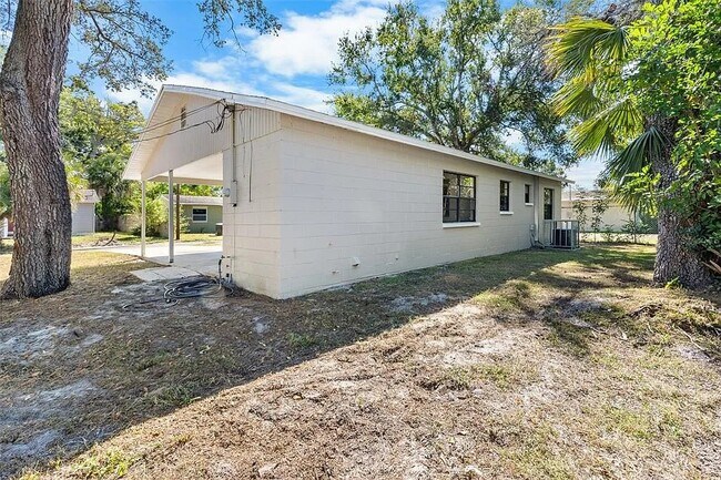 Building Photo - 1773 Tifton Terrace S