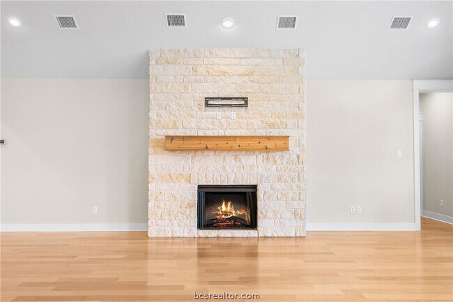 Building Photo - 4209 Downton Abbey Ave