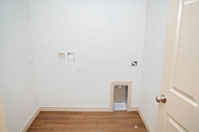 Building Photo - 1341 Bajada St