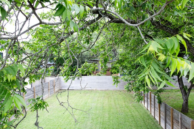 Building Photo - 507 S Park Dr