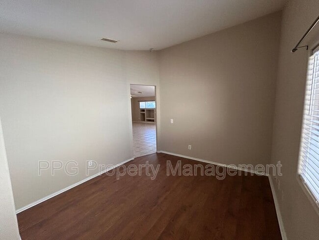 Building Photo - 13444 W Paradise Ln