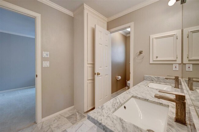 Building Photo - 618 Timber Cir